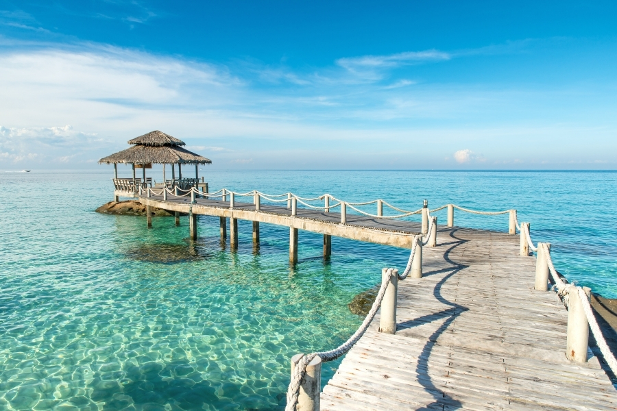 belle plage de sable fin a phuket thailande mer andaman