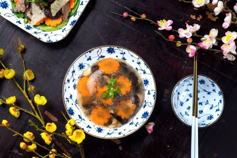 que mangent les Vietnamiens pendant le Nouvel An lunaire au Vietnam ?