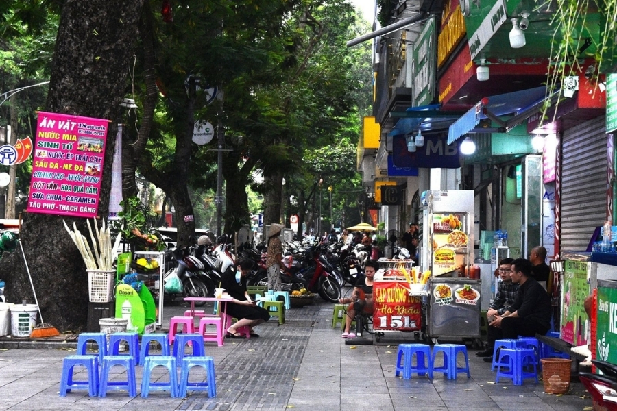 le trottoir culture devient un des "traditionnaire" au Vietnam