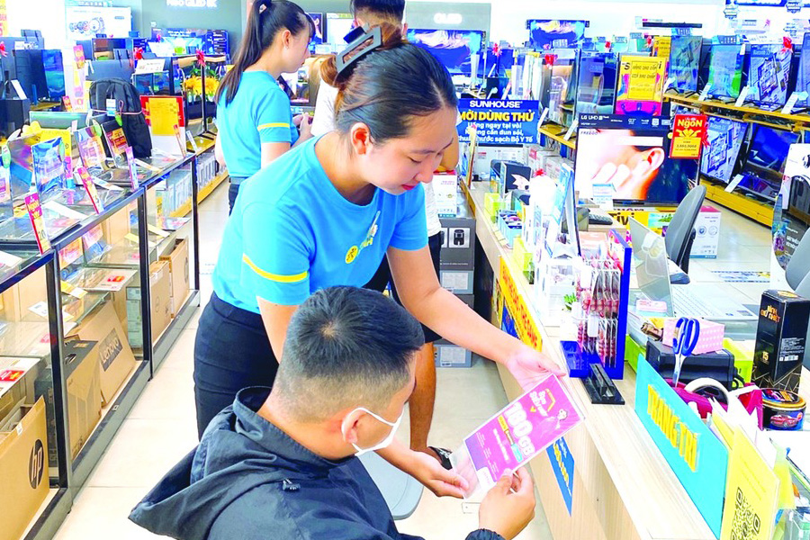 Les magasins de téléphonie vendent également toutes sortes de cartes SIM