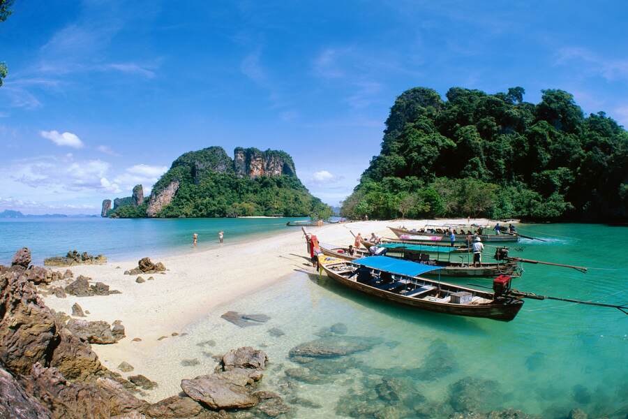 Paysage traditionnel illustrant l’histoire d’Ao Nang