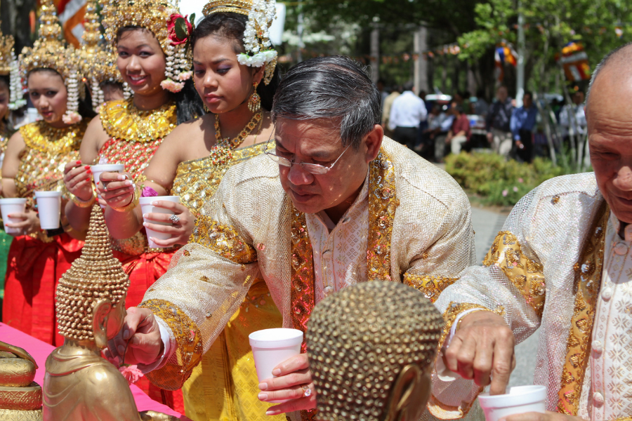 Les costumes traditionnels dans le Chol Chnam Thmay au Cambodge