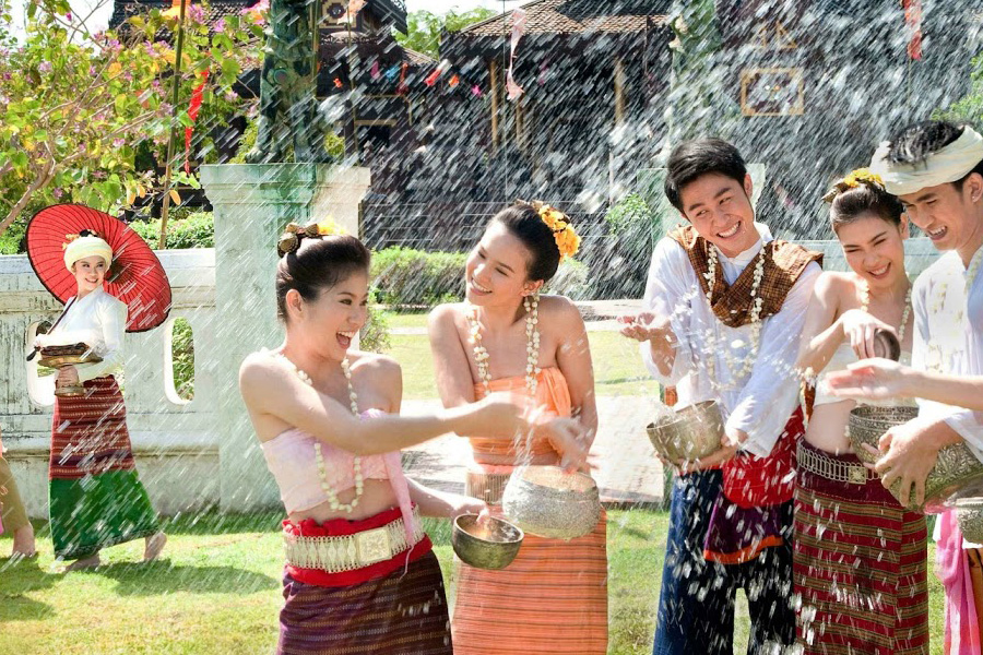 Fête de l’eau au Laos – Tradition du Nouvel An laotien