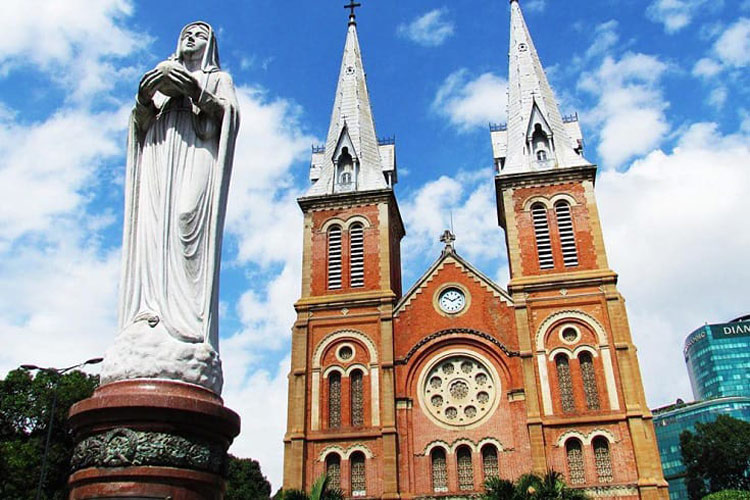 La Statue de Notre-Dame de la Paix