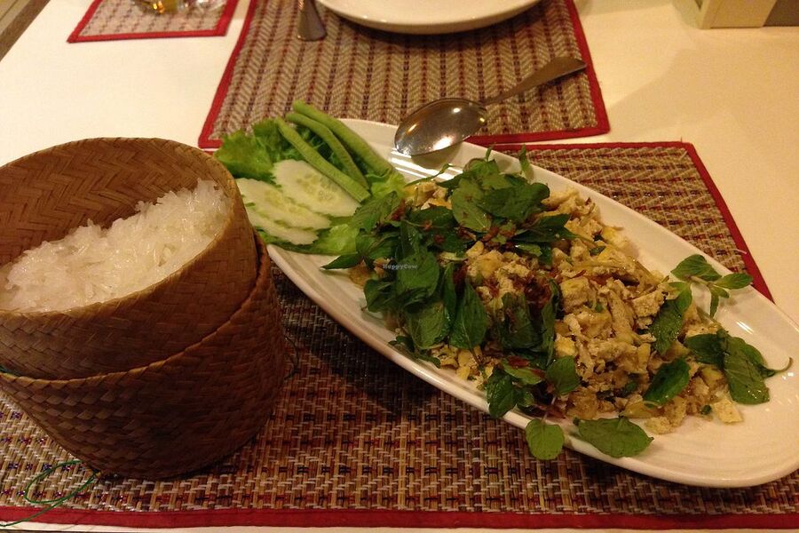 Laap et spécialités laotiennes au restaurant Lao Kitchen