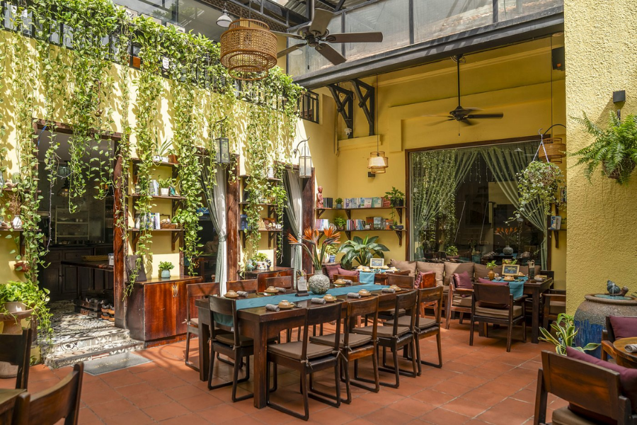 la beauté de l'architecture des meilleurs restaurants végétariens à Ho Chi Minh ville