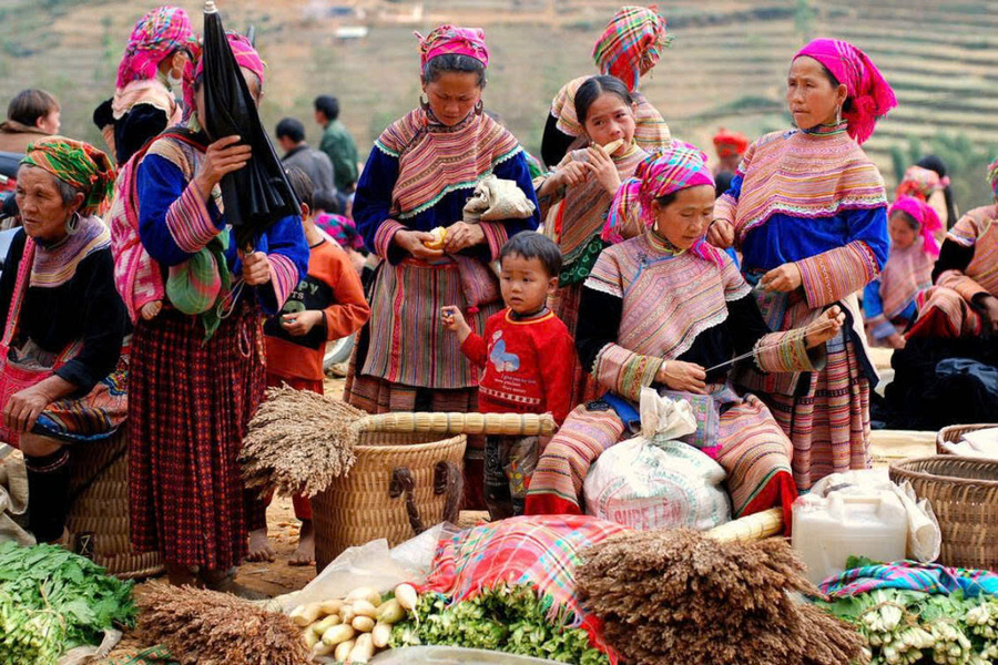 Immersion colorée au marché de Bac Ha