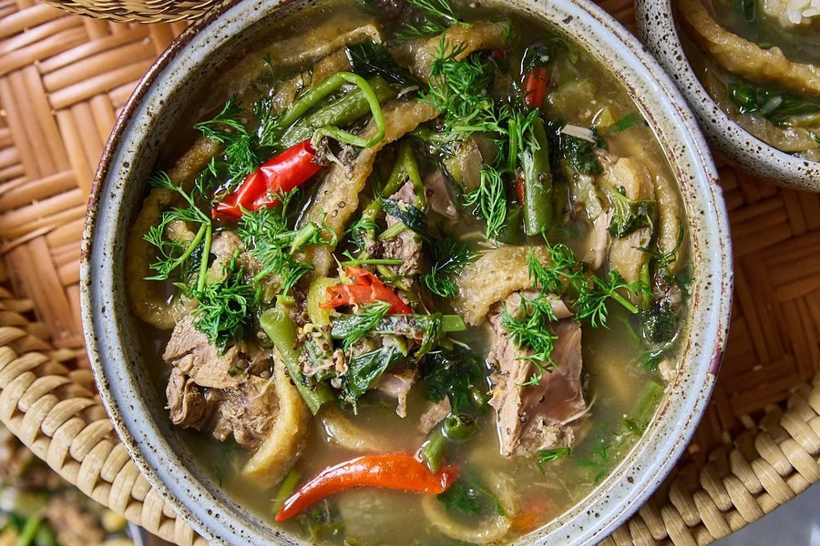 Ce plat fait partie des spécialités du Laos les plus authentiques et représente bien la cuisine traditionnelle du nord du pays