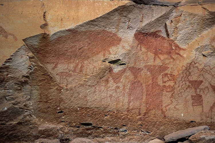 Anciennes peintures au parc national de Pha Taem