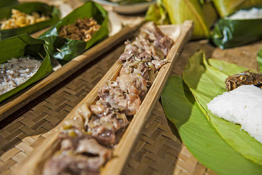 Manok Pansoh est un plat traditionnal à Sarawak