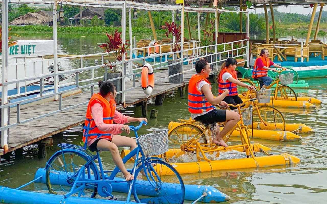 Enregistrement au village touristique Tre Viet - une destination de divertissement extrêmement prisée