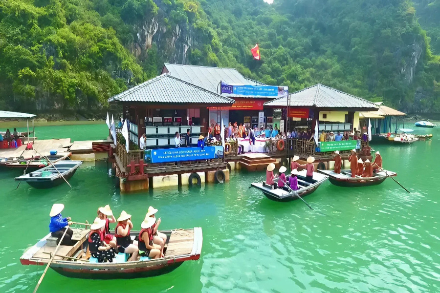 La baie d’Ha Long est l’un des joyaux du Vietnam