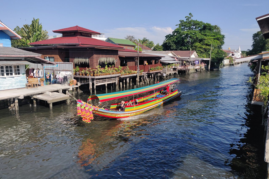 Balade en bateau à travers les khlongs de Bangkok