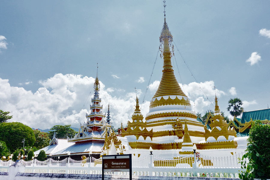 temple Wat Chong Kham