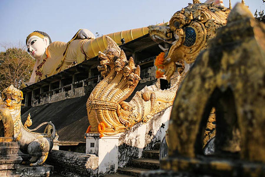  Wat Phra That Suthon Mongkol Khiri Samakkhitham, un joyau culturel et spirituel qui rayonne au cœur de la province de Phrae