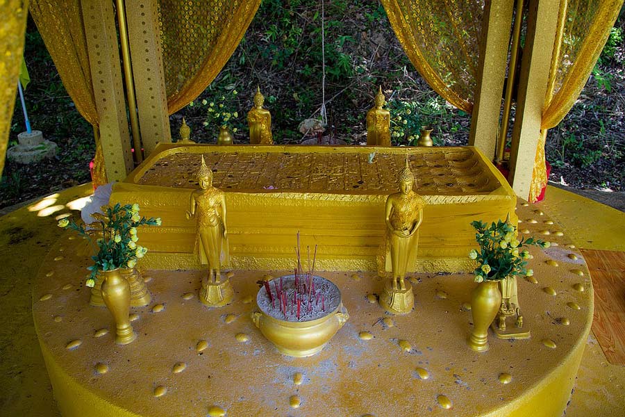 Wat Khao Phra Yod