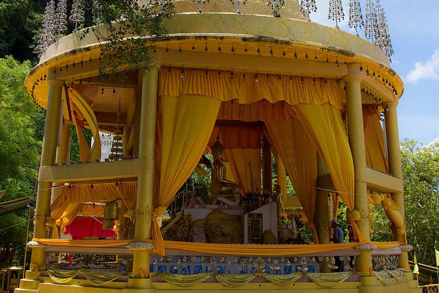 Wat Khao Phra Yod