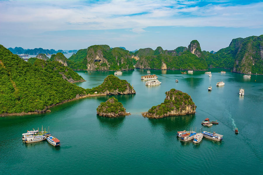 Bai d'Ha Long est l'une des attractions dans le circuit de 10 jours au Nord du Vietnam 