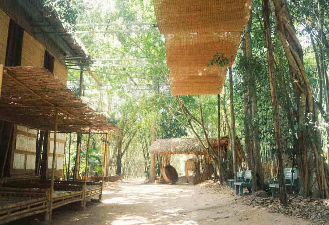 Le village de bambou de Phu An est situé à environ 35 km du centre d'Hô-Chi-Minh-Ville