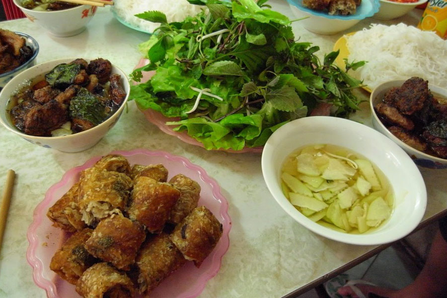 Le célèbre restaurant « bun cha Obama » à Hanoï