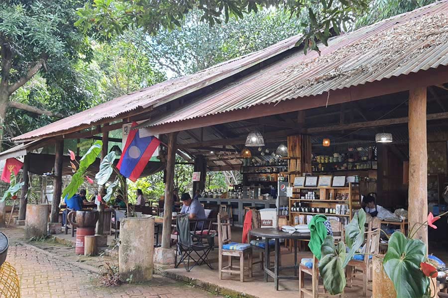 Un joli café local à Paksong