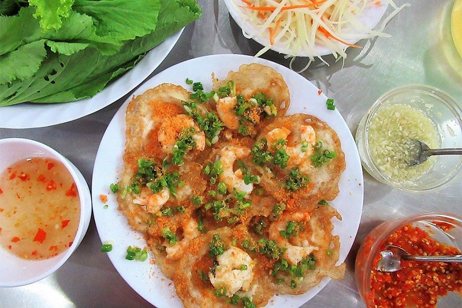 Banh Khot est l'une des spécialités célèbres du cap Nghinh Phong