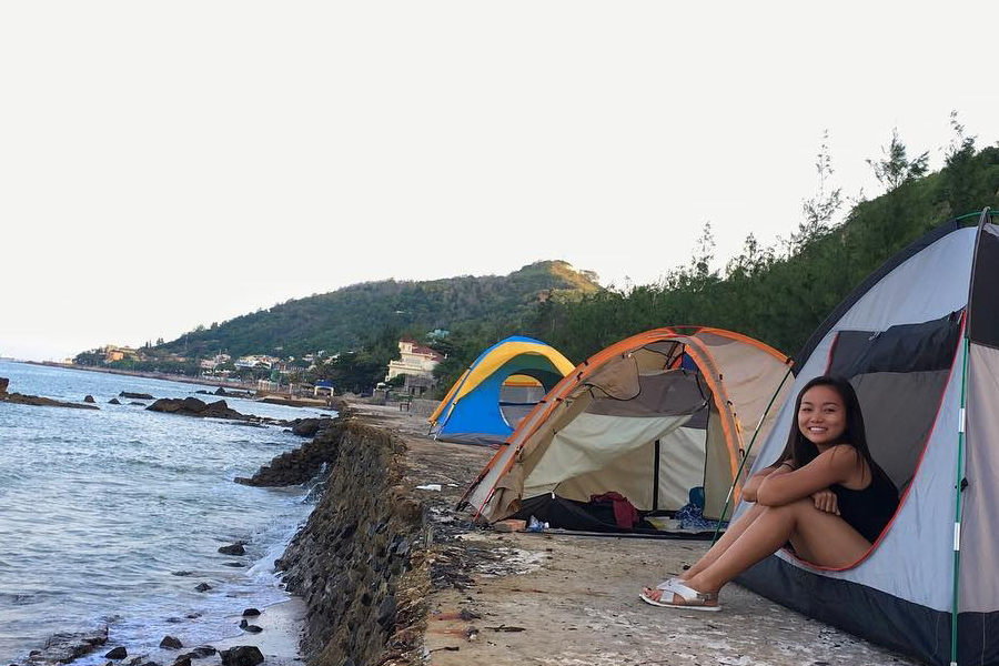 De nombreux touristes choisissent à camper au Cap Nghinh Phong