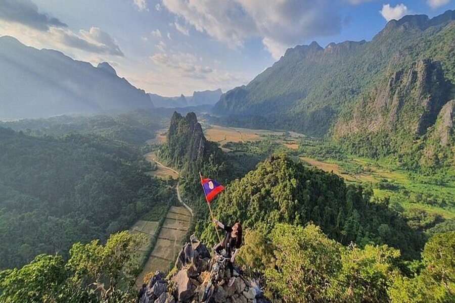 Montagnes karstiques et nature sauvage à Vang Vieng