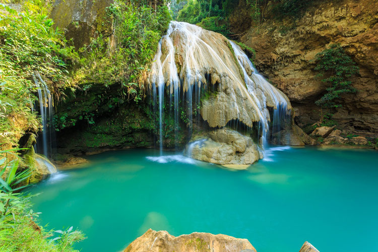 Cascade de Ko Luang est célèbre pour ses eaux claires