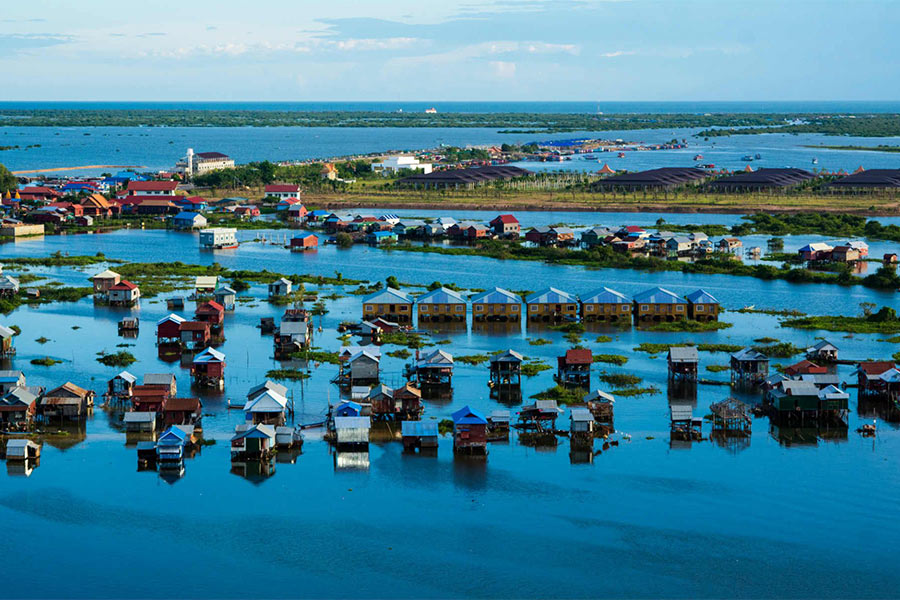 Village flottant dans la saison sèche au Cambodge
