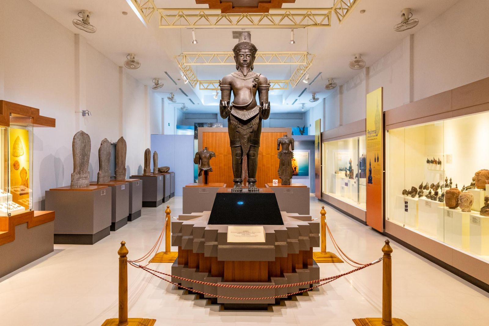 Les collections à l'intérieur du musée national de Kamphaeng Phet