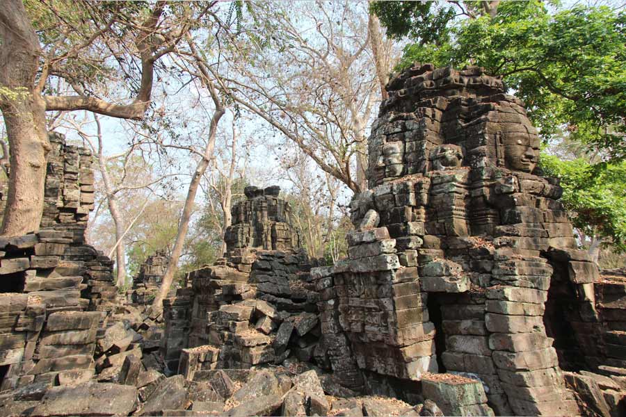 Les expositions au complexe Banteay Chhmar offrent un voyage captivant à travers l'art et l'histoire. 