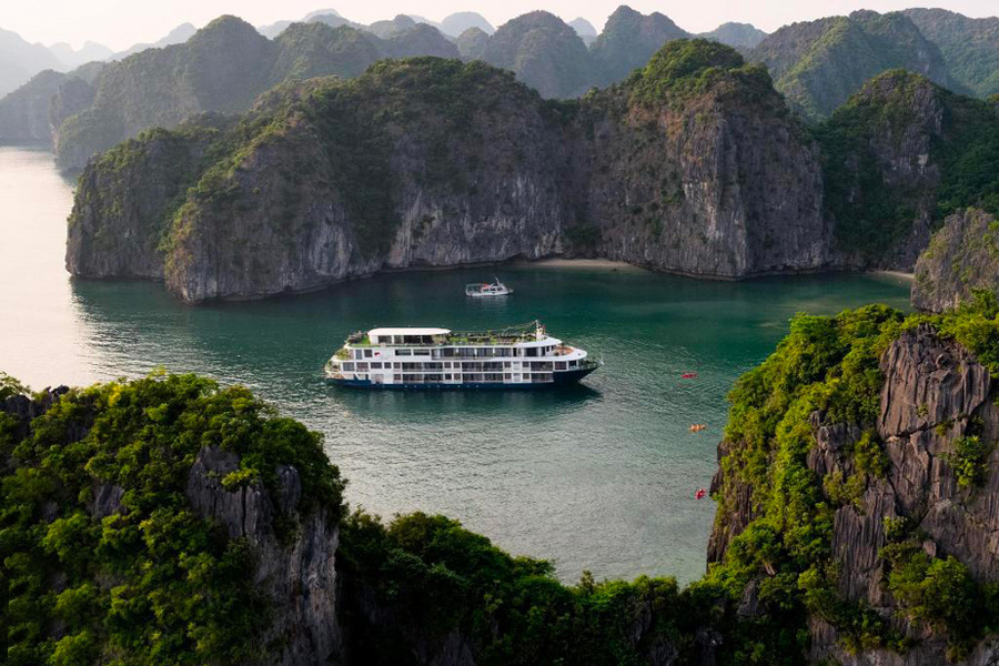 La croisière Mon Chéri est parfaite pour ceux qui recherchent une croisière pas chère à la baie d'Ha Long