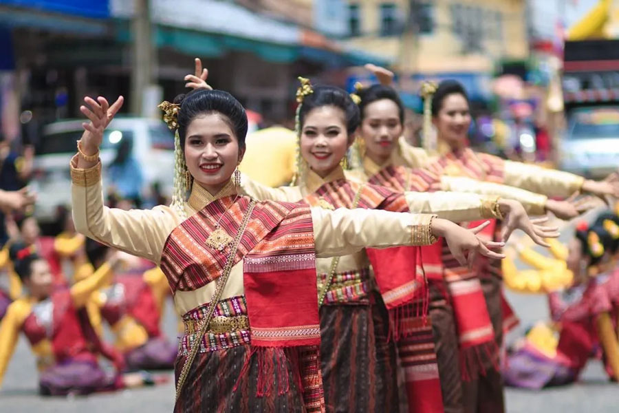 Festival des bougies à Ubon Ratchathani 