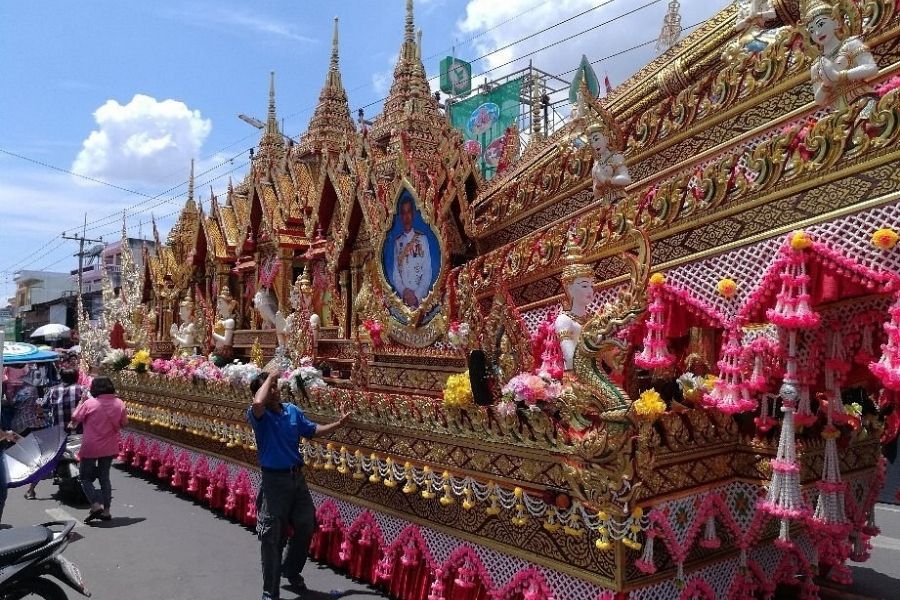 Bun Bang Fai, festival des fusées traditionnelles en Thaïlande