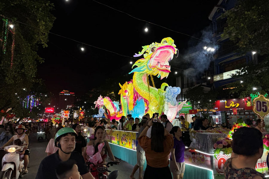 Fete de la mi-automne à Tuyen Quang en septembre
