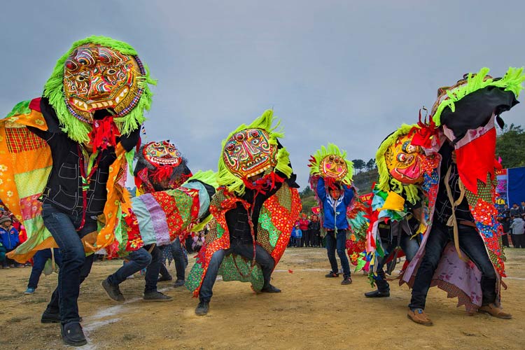 Non seulement ses paysages sont majestueux, mais Non Nuoc Cao Bang abrite également une culture diversifiée