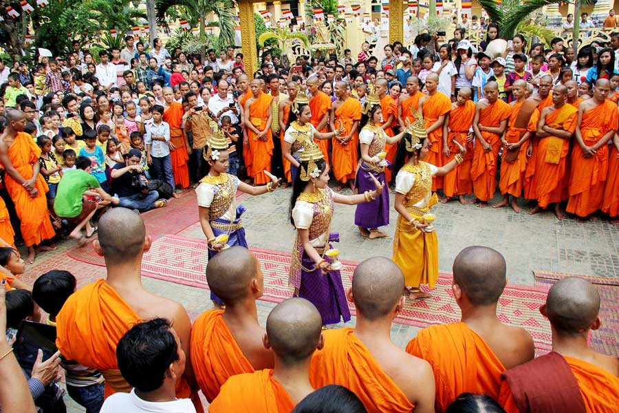 Participer aux rituels et traditions locales