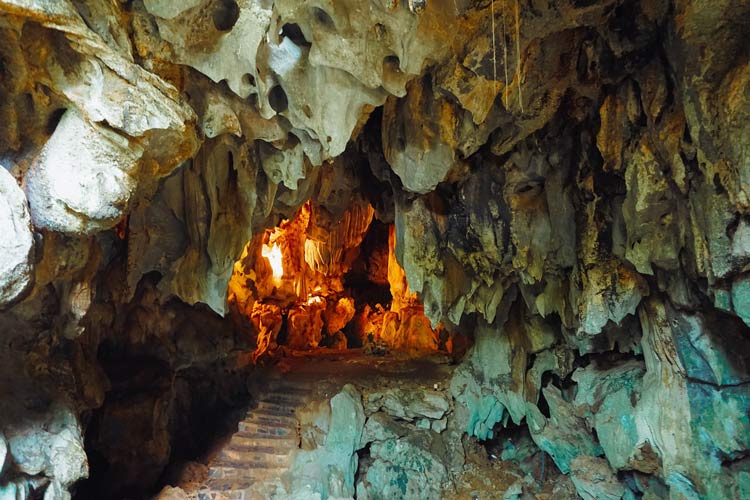 La grotte Thach Dong à Ha Tien est associée au célèbre conte de fées Thach Sanh