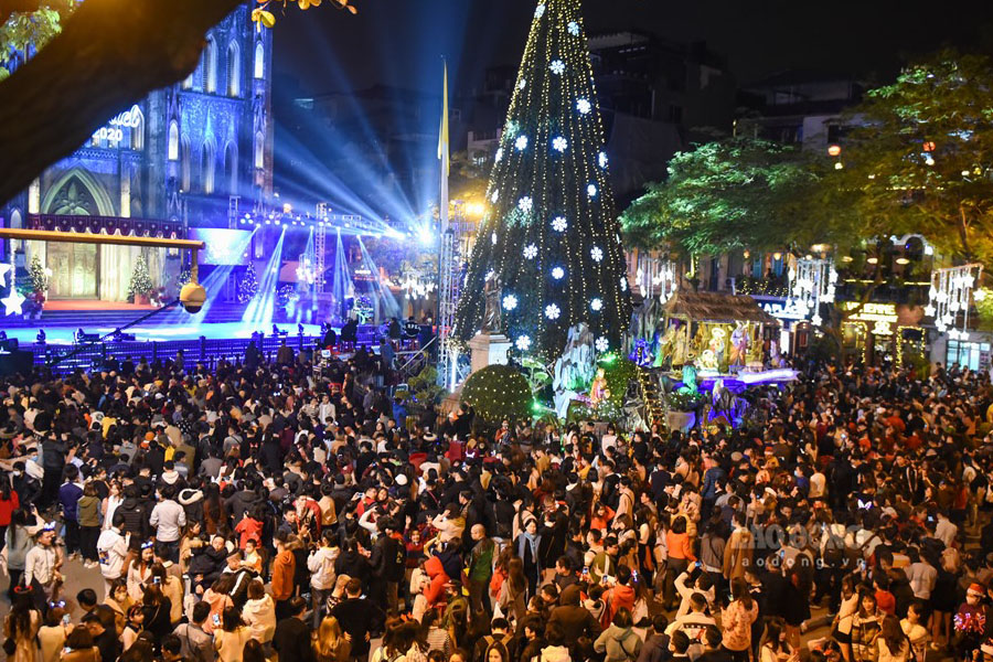 Réveillon de Noël animé à Hanoi