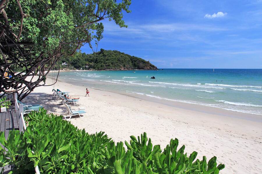 Située à courte distance de la plage de Hat Sai Kaeo, Ao Prao est une plage paisible qui séduit par son atmosphère calme