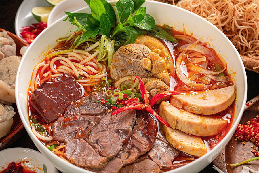 Bun Bo Hué - à gouter absolument lors de visiter Hué 3 jours 2 nuits