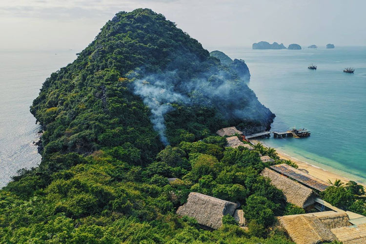 Île des Singes (île de Cat Dua) se trouve au coeur de la baie de Lan Ha