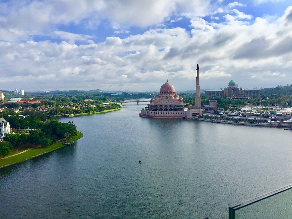 Le lac artificiel de Putrajaya