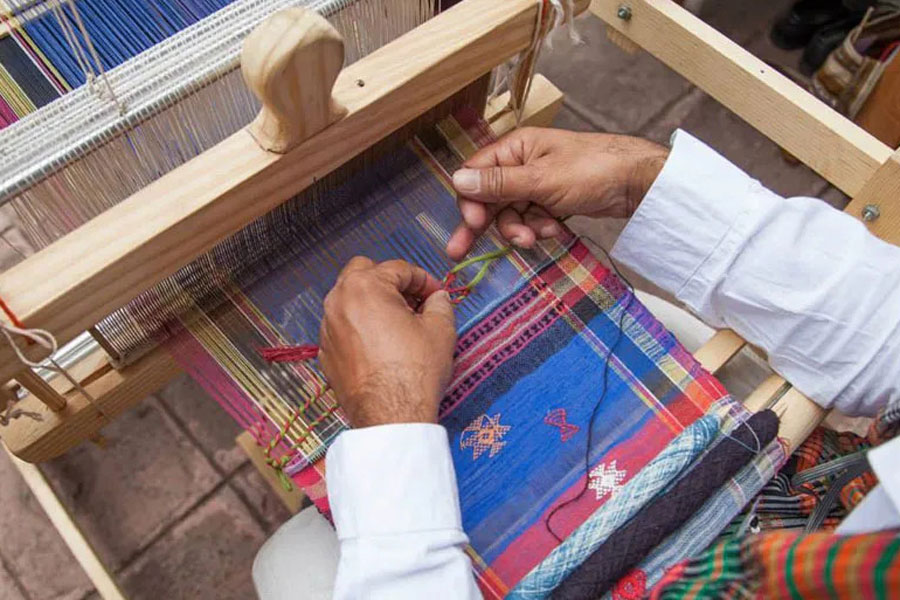 Institut du tissu tissé à la main Haripunchai