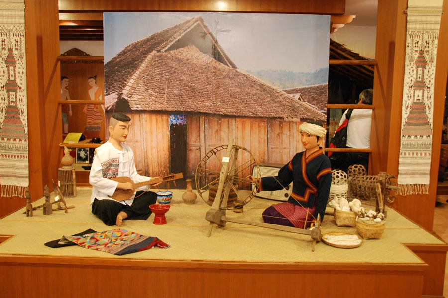 Institut du tissu tissé à la main Haripunchai