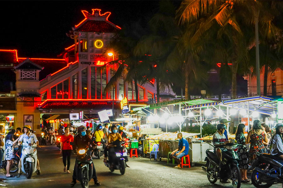 Marché nocturne de Can Tho - voyage au delta du Mékong