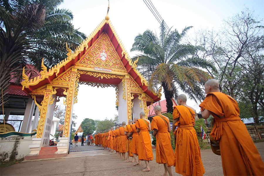 Songkran est la plus hrande fête de la Thailande, déroulant du 13 au 14 Avril 