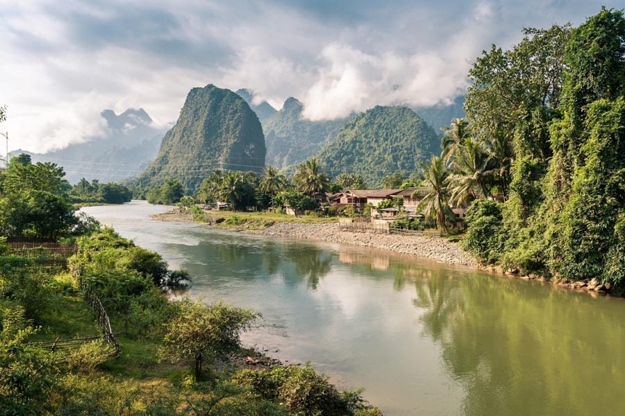 Vang Vieng est une attraction des itinéraires bien choisi dans le circuit Cambodge Laos