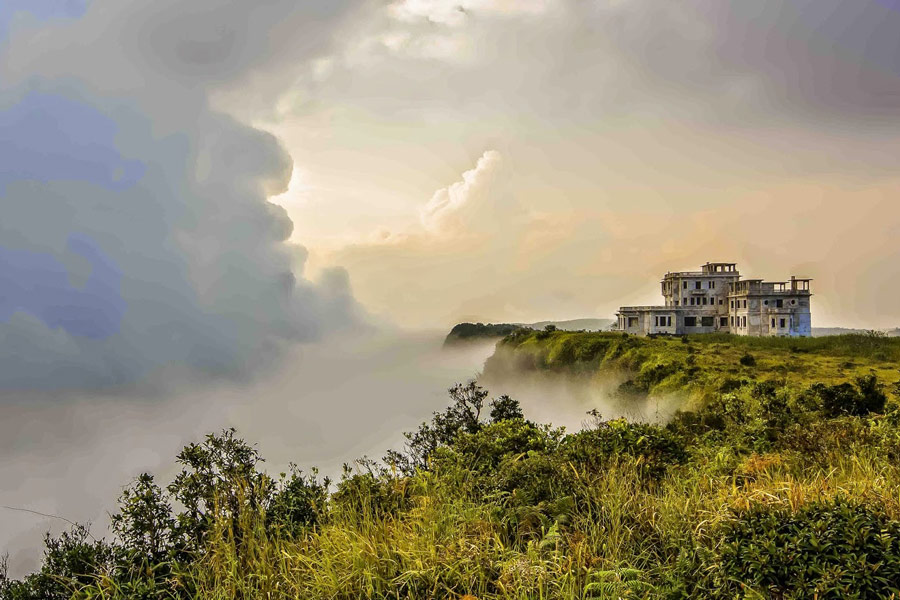  Les ruines de la célèbre 'Bokor Hill Station' au plateau de Kampot